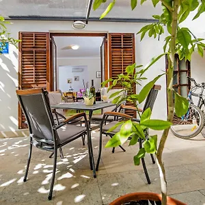  Apartman R