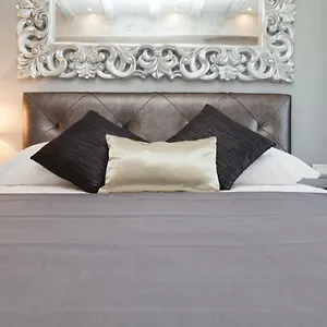 Royal View Apartment